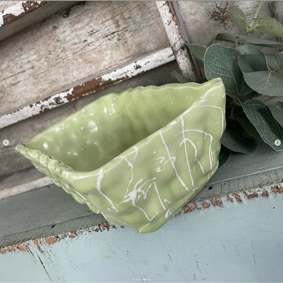 Vintage Pottery Planter Pale Green White Spatterware Scallop Rim Rectangular - Picture 5 of 7